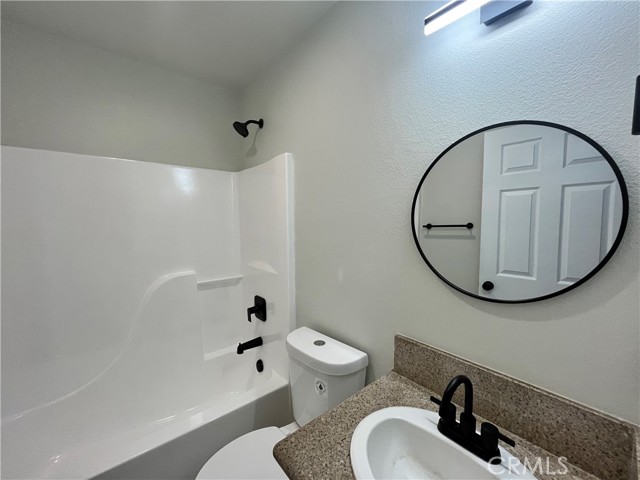 Detail Gallery Image 13 of 14 For 1004 S Riverside Ave #B-2,  Rialto,  CA 92376 - 3 Beds | 2/1 Baths