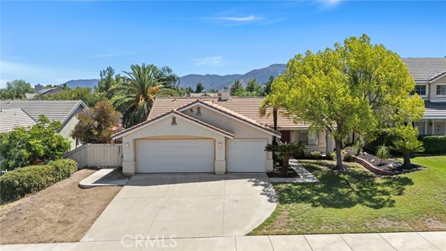 Detail Gallery Image 2 of 33 For 15161 Etienne St, Lake Elsinore,  CA 92530 - 3 Beds | 2 Baths