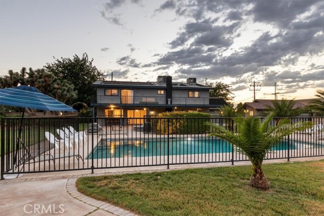 42722 20th W Street, Lancaster CA: https://media.crmls.org/medias/16b33440-71f9-4e33-aedb-e39bb5ad0a36.jpg