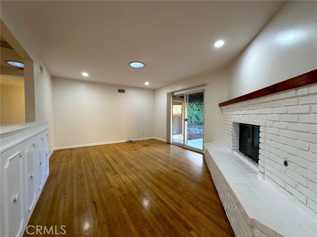 Detail Gallery Image 2 of 31 For 16817 San Fernando Mission, Granada Hills,  CA 91344 - 3 Beds | 2 Baths