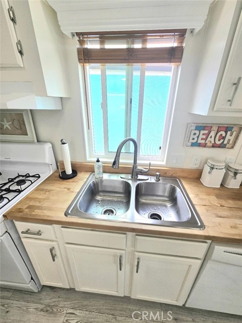 Detail Gallery Image 16 of 58 For 21752 Pacific Coast Hwy 11a,  Huntington Beach,  CA 92646 - 3 Beds | 2 Baths