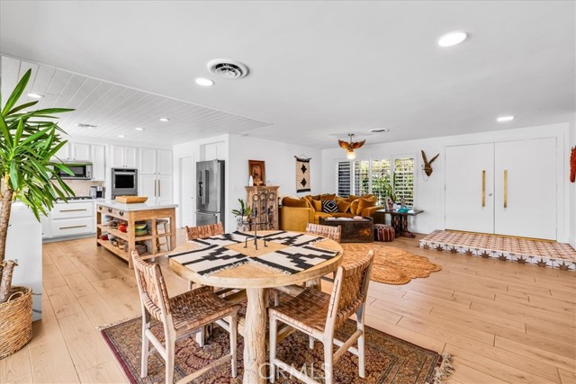 9124 Joshua Lane, Yucca Valley CA: https://media.crmls.org/medias/16b70871-6b8b-4670-8f7a-09c3f4dd2e56.jpg