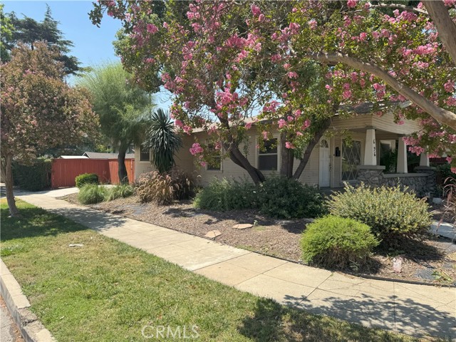 696 E Columbia Avenue, Pomona CA: https://media.crmls.org/medias/16b738d7-8d54-4ce7-bc2c-56e356661afd.jpg