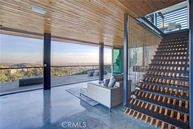 Detail Gallery Image 14 of 52 For 2917 Durand Dr, Los Angeles,  CA 90068 - 3 Beds | 2/1 Baths