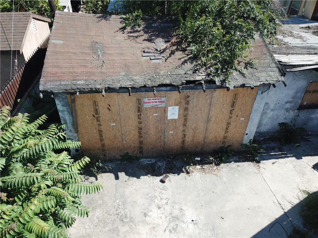 https://media.crmls.org/medias/16b7917c-b523-4a9b-b6e9-6162cdd4b232.jpg?preset=X-Large
