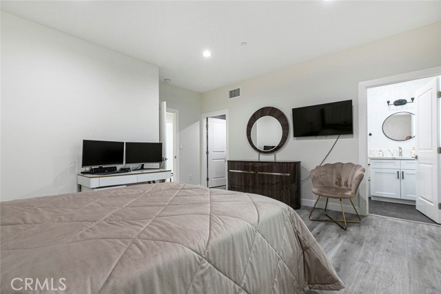 Detail Gallery Image 28 of 52 For 9124 N Nilo Ln, Panorama City,  CA 91402 - 4 Beds | 3/1 Baths