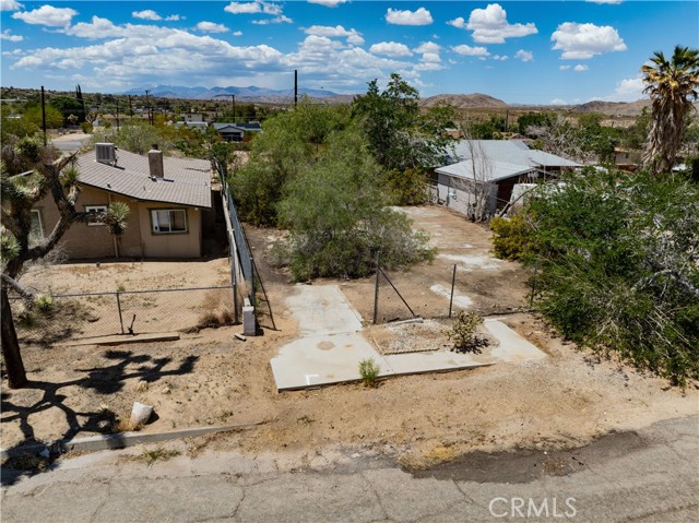 62008 Mountain View Circle, Joshua Tree CA: https://media.crmls.org/medias/16b7b97f-e0e2-49dc-9925-5bfc6d6beb34.jpg