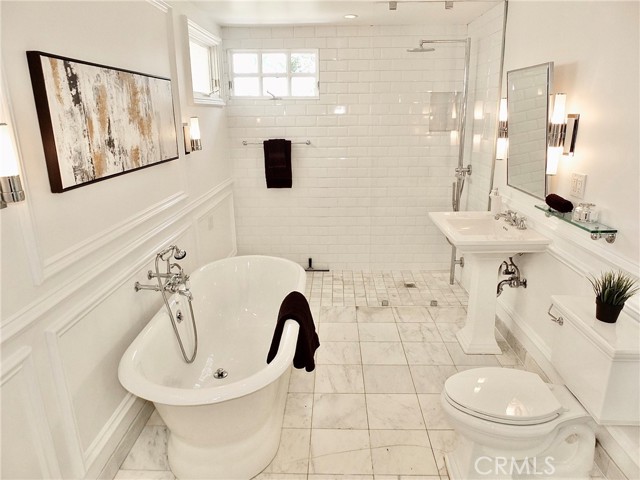 Detail Gallery Image 17 of 22 For 4132 E Theresa St, Long Beach,  CA 90814 - 2 Beds | 2 Baths
