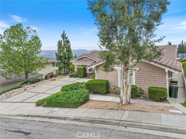 614 S Pathfinder Trail, Anaheim Hills CA: https://media.crmls.org/medias/16b8ab76-fc31-4cbc-a67e-d7adbe4e70bd.jpg