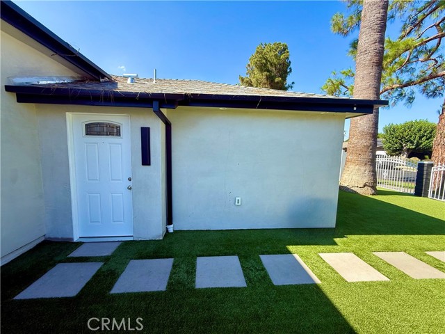 7443 Oakdale Avenue, Winnetka CA: https://media.crmls.org/medias/16b96dc1-0646-4abe-af5a-1edd51e78f0f.jpg