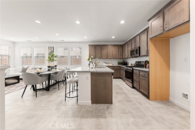 Detail Gallery Image 17 of 55 For 2972 E Calgary St, Ontario,  CA 91761 - 4 Beds | 3 Baths