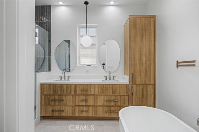 Detail Gallery Image 12 of 29 For 2205 Marshalfield #B,  Redondo Beach,  CA 90278 - 4 Beds | 3/1 Baths