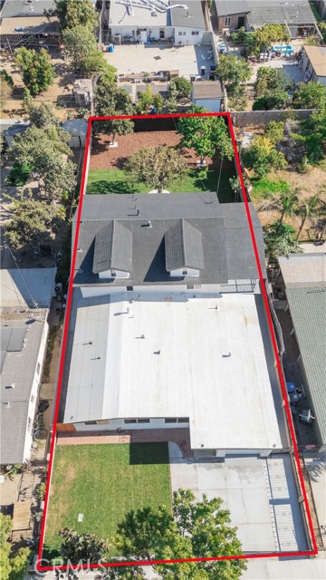 2122 W 10th Street, Santa Ana CA: https://media.crmls.org/medias/16ba659d-de1b-48c6-a867-64845919a497.jpg