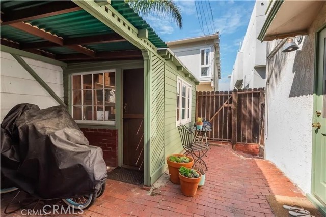 316 35th Street, Manhattan Beach, California 90266, ,Residential Income,Sold,35th,SB24055343