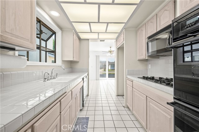 Detail Gallery Image 19 of 49 For 3440 Lama Ave, Long Beach,  CA 90808 - 4 Beds | 2 Baths