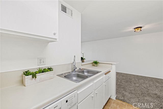 Detail Gallery Image 16 of 36 For 23515 Lyons Ave #219,  Valencia,  CA 91355 - 1 Beds | 1 Baths