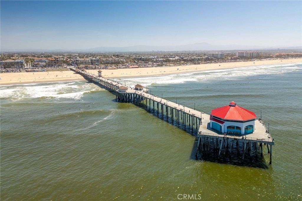 https://media.crmls.org/medias/16bbdd26-50eb-4823-ba79-e12b87632243.jpg?preset=X-Large