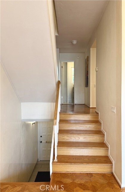 5216 Lindley Avenue, Encino CA: https://media.crmls.org/medias/16bbf23f-b94a-4f44-a510-b276f5bdb3cd.jpg