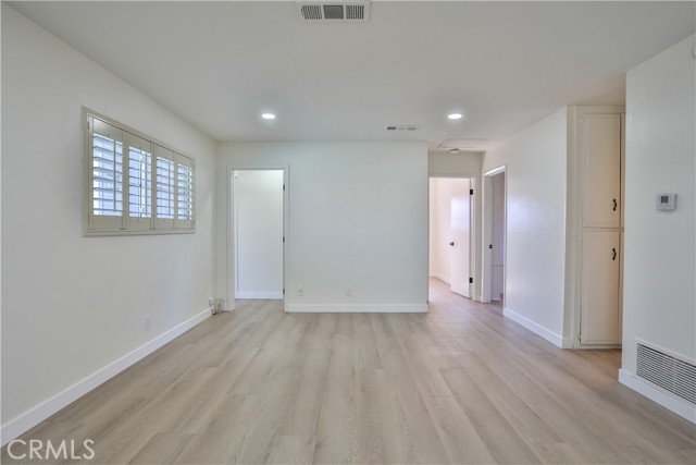 Detail Gallery Image 13 of 31 For 6492 Nidever, Riverside,  CA 92504 - 4 Beds | 3 Baths