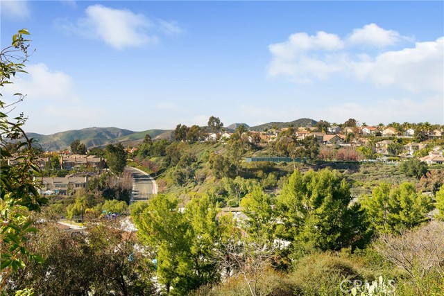 Detail Gallery Image 3 of 29 For 19525 Dorado Dr, Lake Forest,  CA 92679 - 3 Beds | 2/1 Baths
