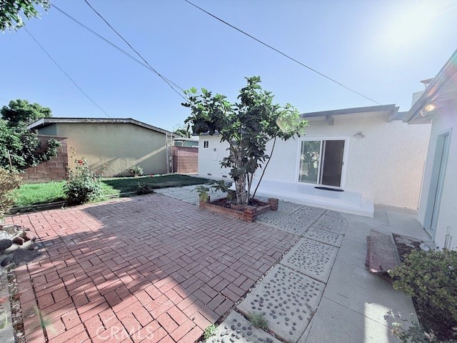2690 Senasac Avenue, Long Beach CA: https://media.crmls.org/medias/16bc9143-5e19-4a18-808a-6d91cacaf365.jpg