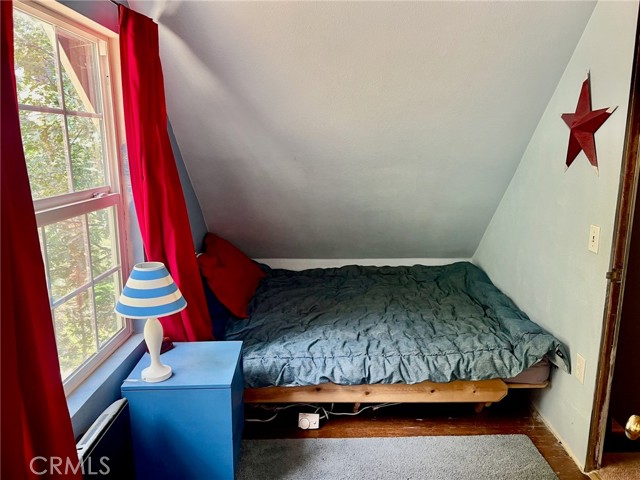 Detail Gallery Image 12 of 22 For 876 Lark Rd, Wrightwood,  CA 92397 - 3 Beds | 1 Baths