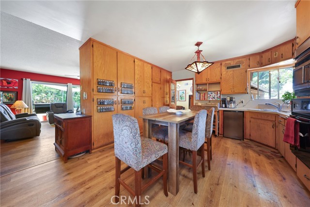 120 Franklin Avenue, Redlands CA: https://media.crmls.org/medias/16be1de6-8fed-4110-a7fd-dcd138c77370.jpg