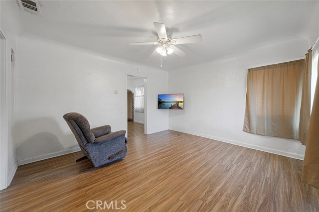 Detail Gallery Image 4 of 23 For 1722 Davidson, San Bernardino,  CA 92411 - 3 Beds | 1 Baths
