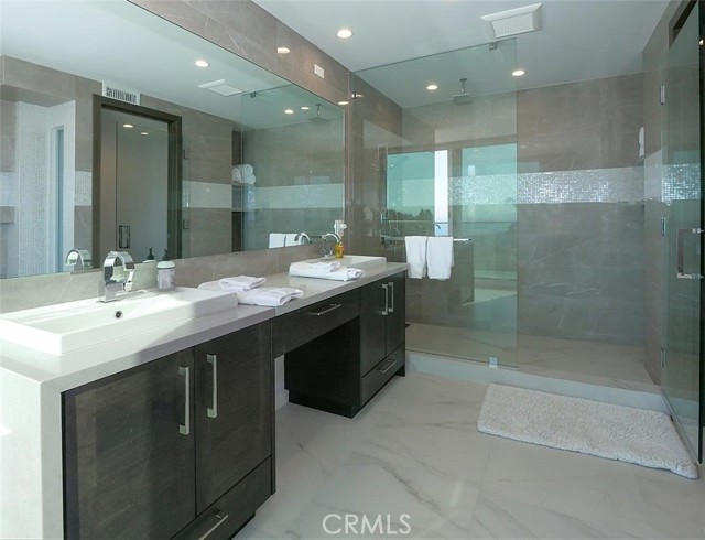 1356 Via Romero, Palos Verdes Estates CA: https://media.crmls.org/medias/16bfe3e6-f506-476f-8cfb-b9cb809ab5f8.jpg