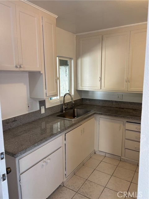 Detail Gallery Image 6 of 18 For 7880 N Claybeck Ave, Sun Valley,  CA 91352 - 2 Beds | 1 Baths