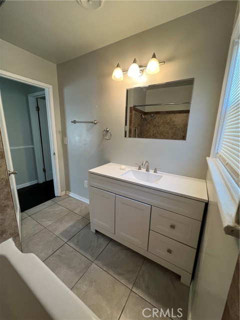 Detail Gallery Image 6 of 15 For 2202 Bedford Way, Bakersfield,  CA 93308 - 3 Beds | 1 Baths