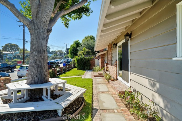 1701 Poinsettia Avenue, Manhattan Beach, California 90266, 3 Bedrooms Bedrooms, ,2 BathroomsBathrooms,Residential,Sold,Poinsettia,SB23186965