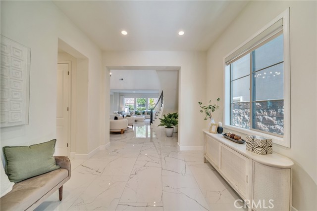 5437 Heritage Oak Drive, Lake Forest CA: https://media.crmls.org/medias/16c24cce-14ee-44cf-a58d-b89833633368.jpg