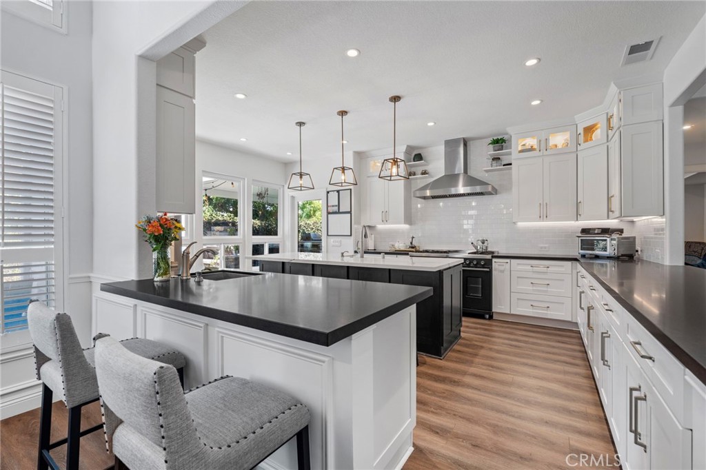 MLS #OC25192282 image #10