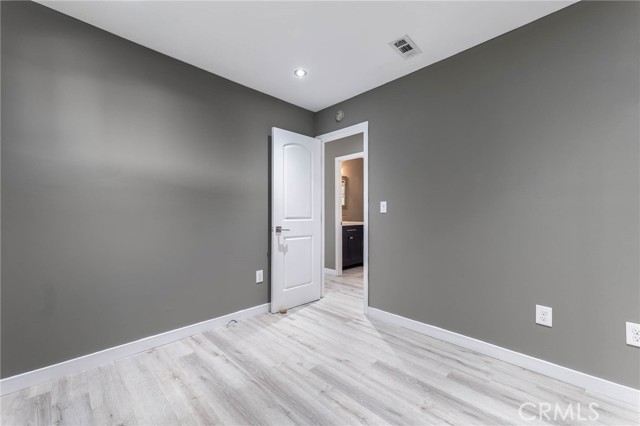 Detail Gallery Image 14 of 34 For 21001 Plummer St #118,  Chatsworth,  CA 91311 - 2 Beds | 2 Baths