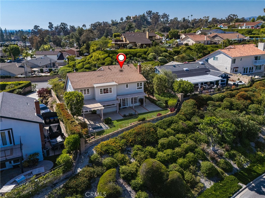 https://media.crmls.org/medias/16c4ddda-b374-4845-8a7a-5481fe7cd82d.jpg?preset=X-Large