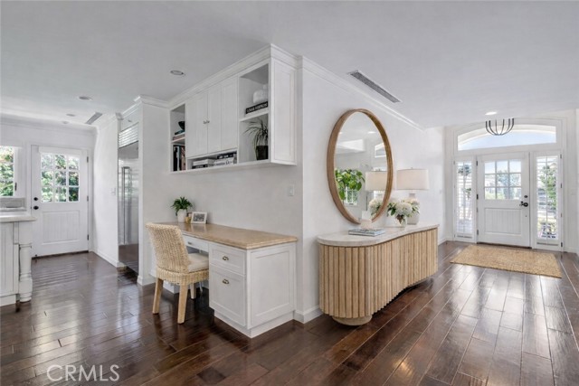 Detail Gallery Image 10 of 21 For 1330 Santanella, Corona Del Mar,  CA 92625 - 4 Beds | 3/1 Baths