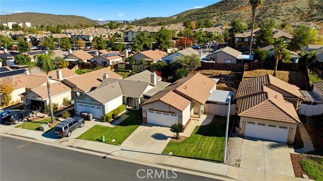 27968 Red Dawn, Menifee CA: https://media.crmls.org/medias/16c51974-f9ae-46b2-ab69-7b7636474862.jpg