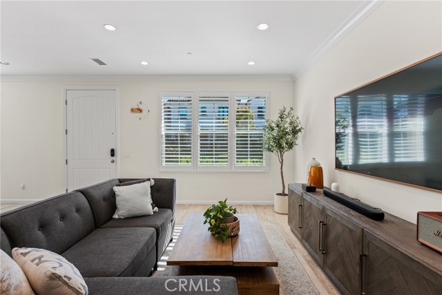 Detail Gallery Image 8 of 42 For 123 Mighty Oak, Irvine,  CA 92602 - 2 Beds | 2/1 Baths