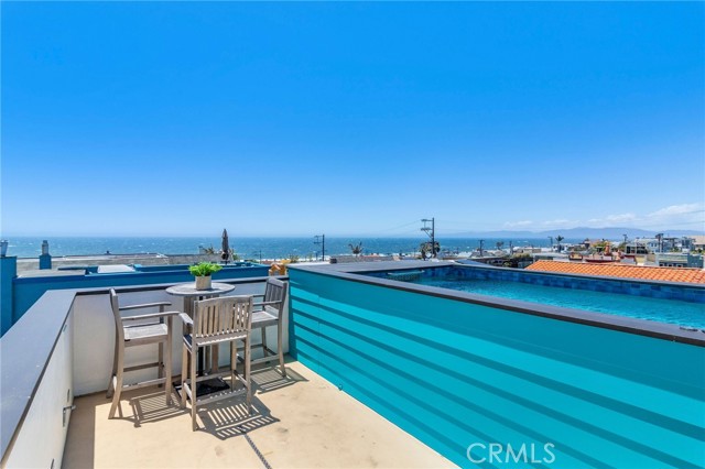 322 30th Street, Hermosa Beach, California 90254, 3 Bedrooms Bedrooms, ,4 BathroomsBathrooms,Residential,Sold,30th,SB21117706