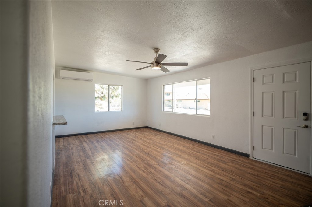 MLS #CV25239460 image #10