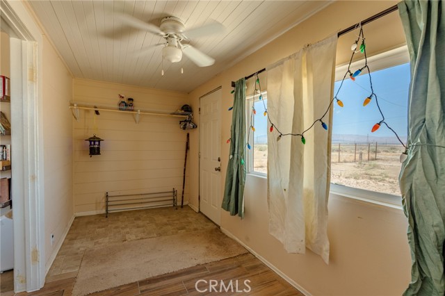 9668 W Rosamond Boulevard, Rosamond CA: https://media.crmls.org/medias/16c62fce-882f-40f2-8601-36a3a438b24a.jpg
