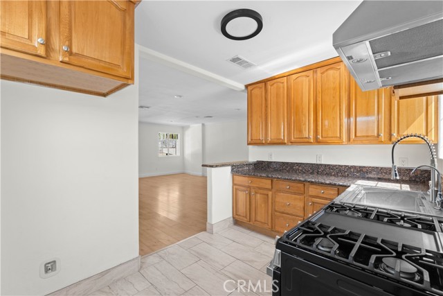 Detail Gallery Image 8 of 36 For 6812 Quinton Ln, Tujunga,  CA 91042 - 1 Beds | 2 Baths