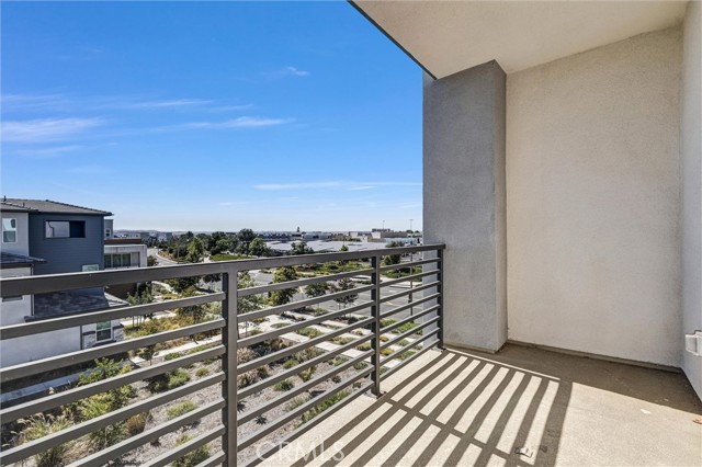 275 Sash, Irvine CA: https://media.crmls.org/medias/16c7047e-665a-4d73-91c2-ea56fda66db6.jpg