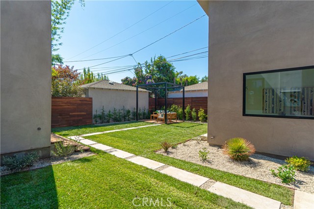 Detail Gallery Image 52 of 65 For 10943 Pickford Way, Culver City,  CA 90230 - 5 Beds | 4/1 Baths