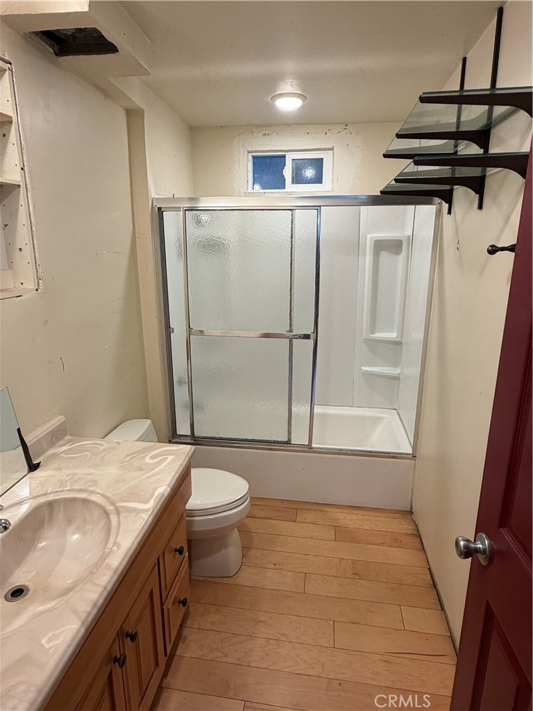 https://media.crmls.org/medias/16c7c2d1-4742-4af8-b53c-6e4f9363916a.jpg?preset=X-Large
