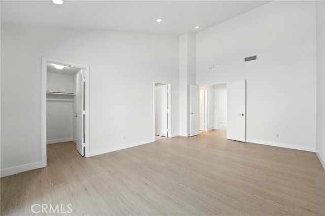 25201 Miles Ave, Lake Forest CA: https://media.crmls.org/medias/16c81e84-bad2-4f63-a7d1-fb3482181695.jpg