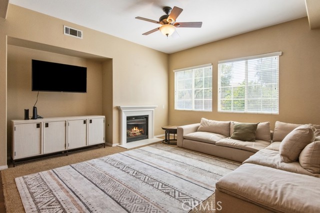 Detail Gallery Image 5 of 36 For 53085 Memorial St, Lake Elsinore,  CA 92532 - 5 Beds | 3 Baths