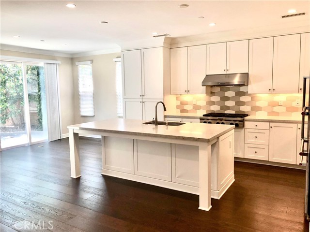 Detail Gallery Image 3 of 21 For 108 Omar, Irvine,  CA 92620 - 4 Beds | 4 Baths