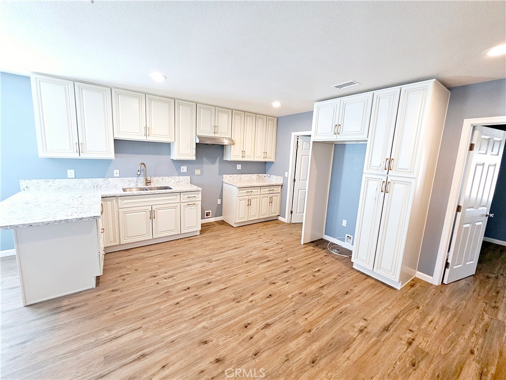 https://media.crmls.org/medias/16c911a6-d9de-4ce3-8b48-fd5423e8f99e.jpg?preset=X-Large